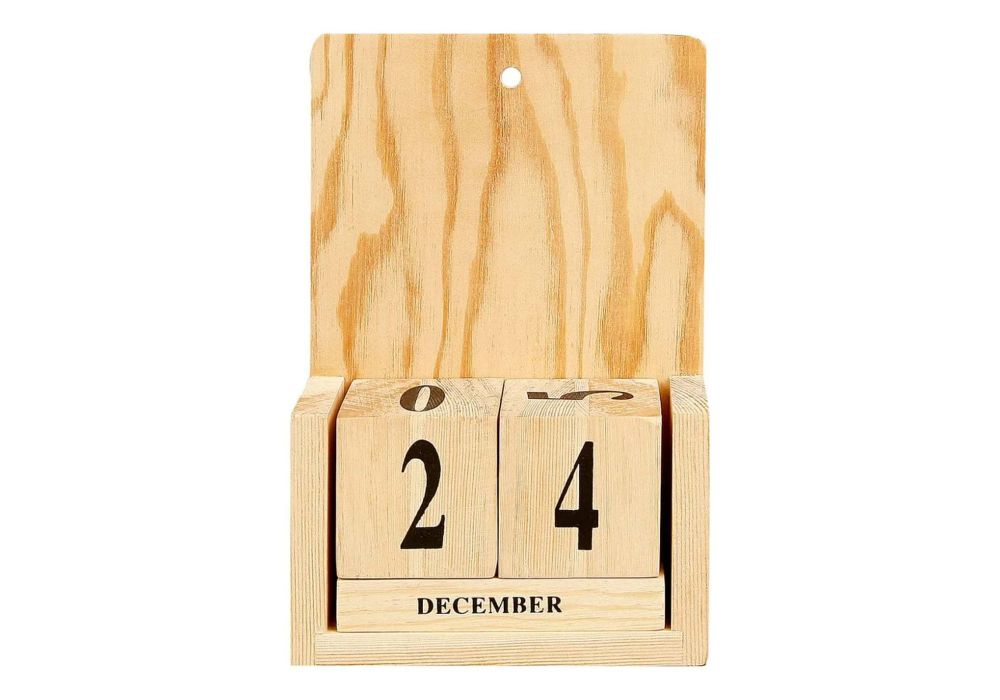 19cm High Wooden Calendar With Date Cubes And Small Hanging Hole